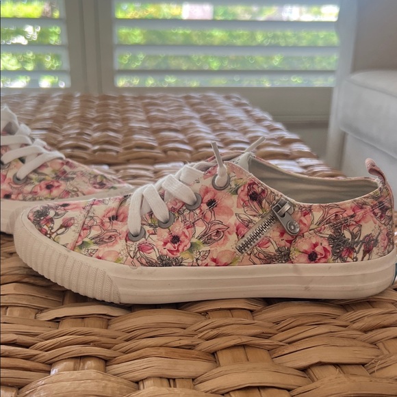 Blowfish size 8 Floral Sneakers - Picture 5 of 5